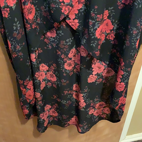 Torrid Hi-Lo Surplice top sz 3 - Picture 4 of 10